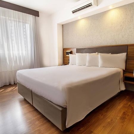 Hotel Deville Куритиба Екстериор снимка