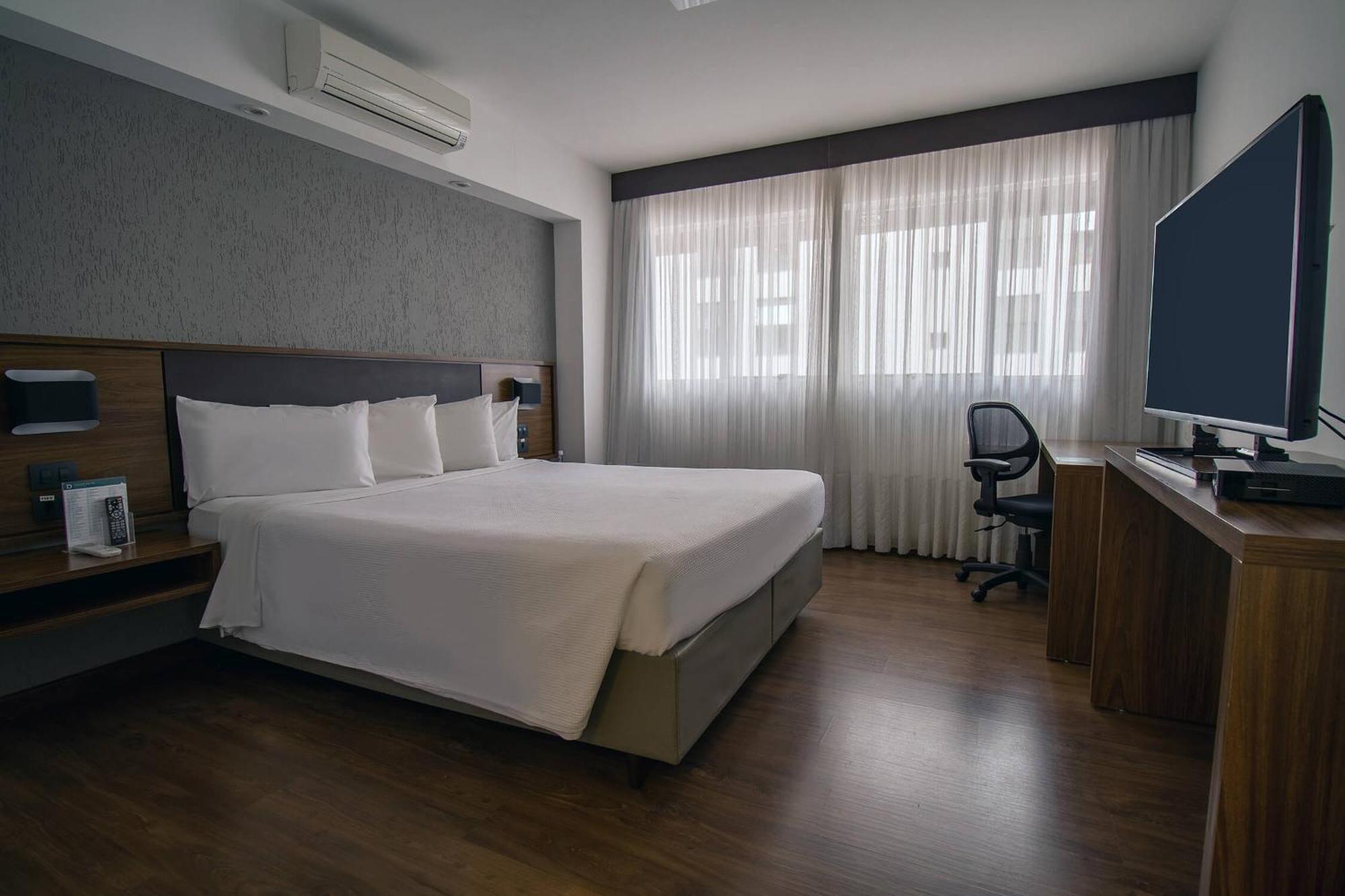 Hotel Deville Куритиба Екстериор снимка