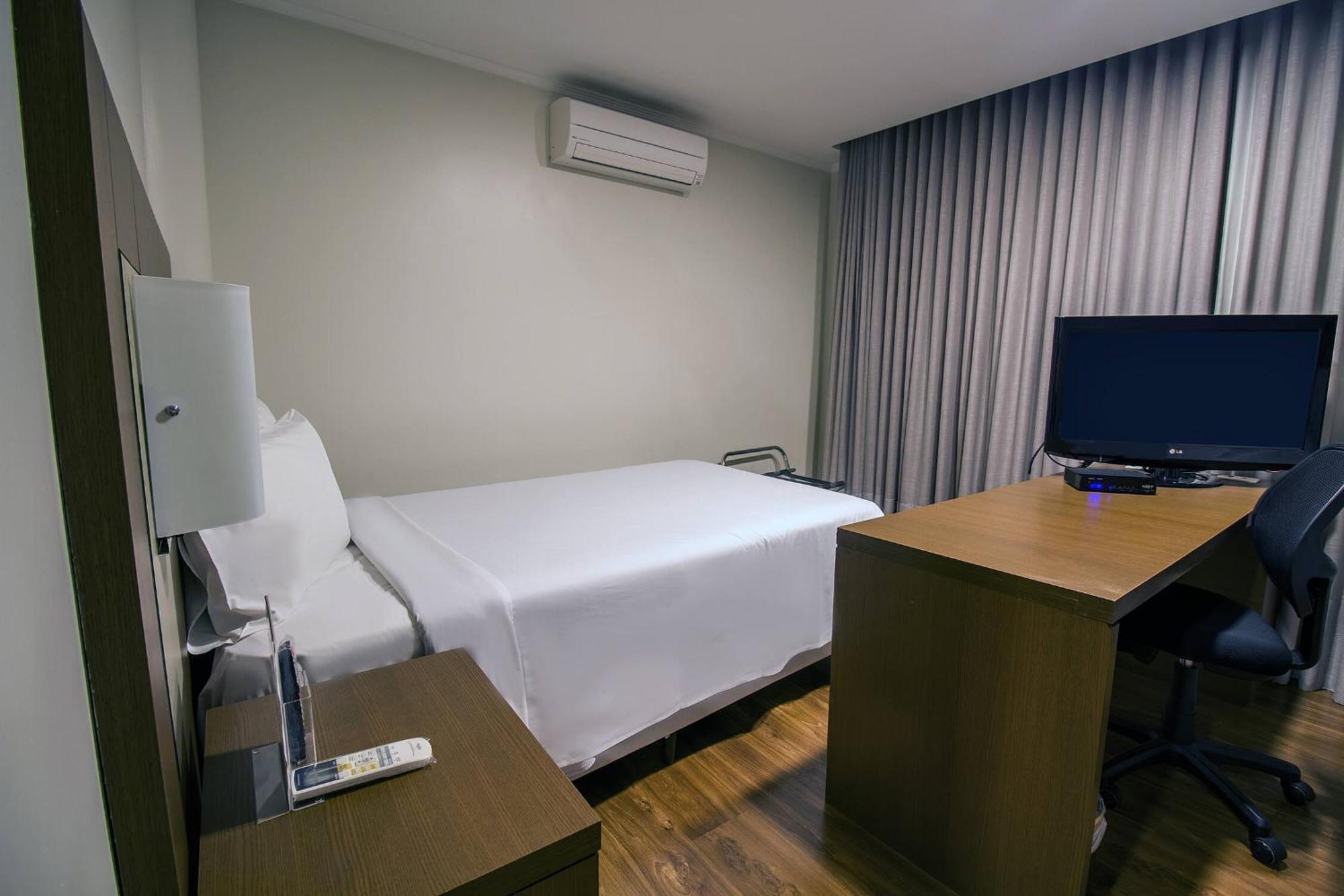 Hotel Deville Куритиба Екстериор снимка