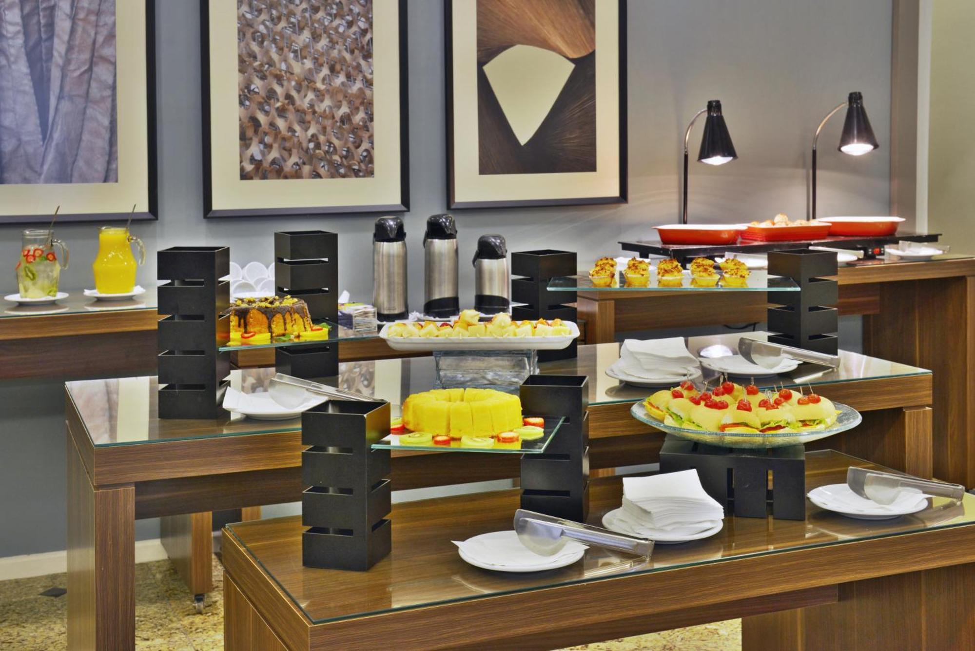 Hotel Deville Куритиба Екстериор снимка
