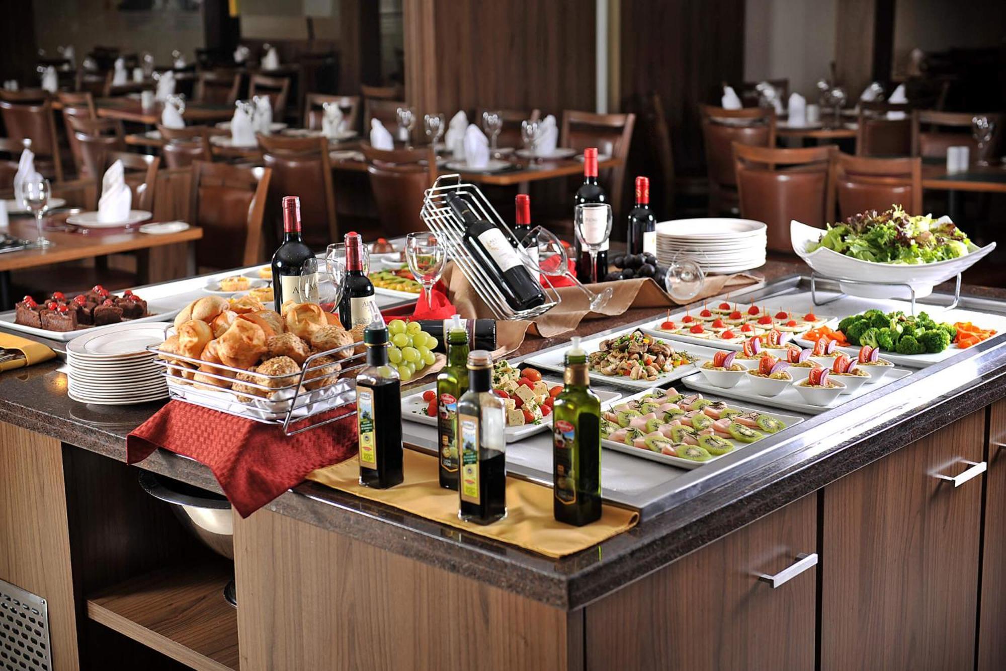 Hotel Deville Куритиба Екстериор снимка