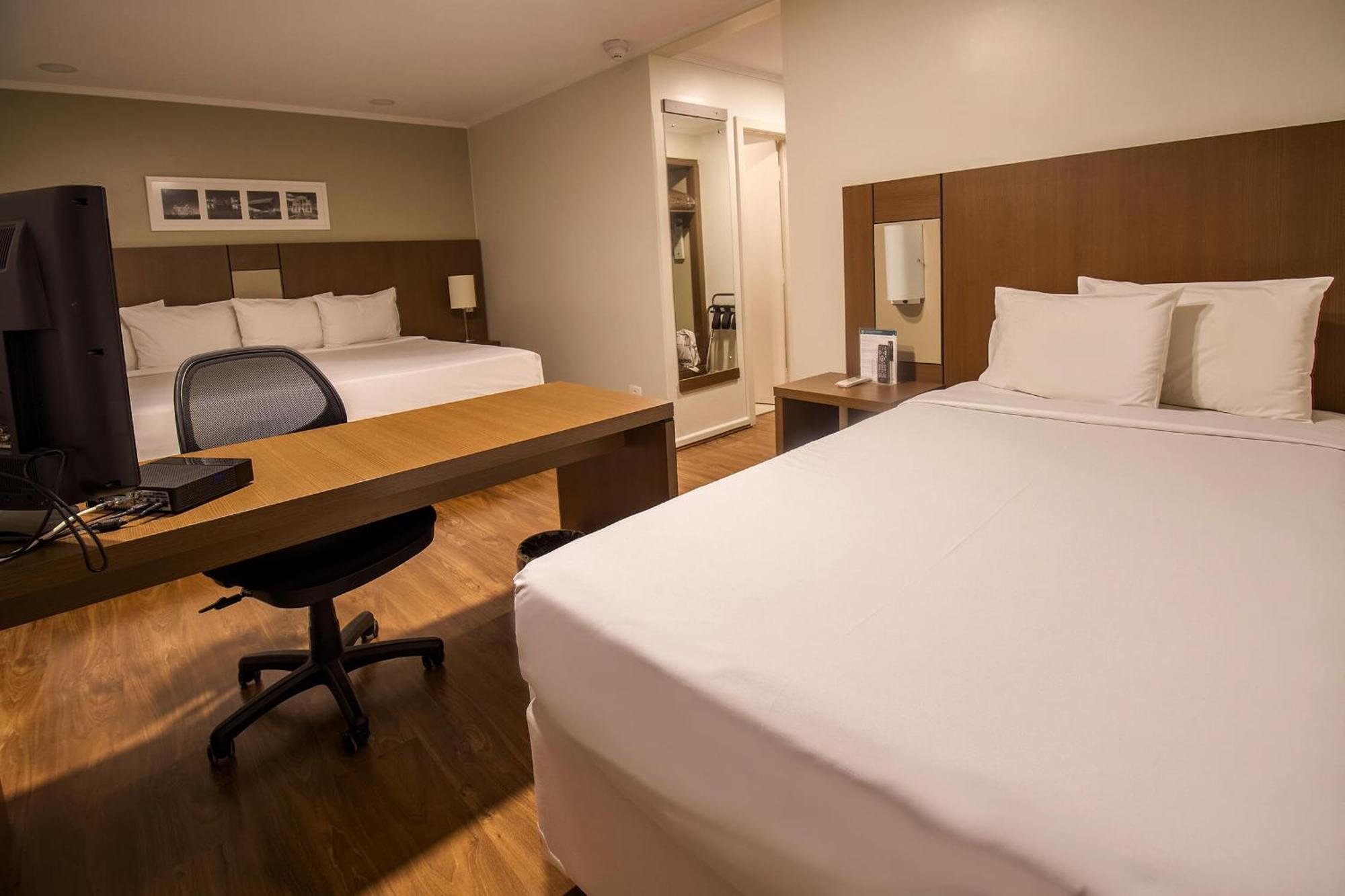 Hotel Deville Куритиба Екстериор снимка