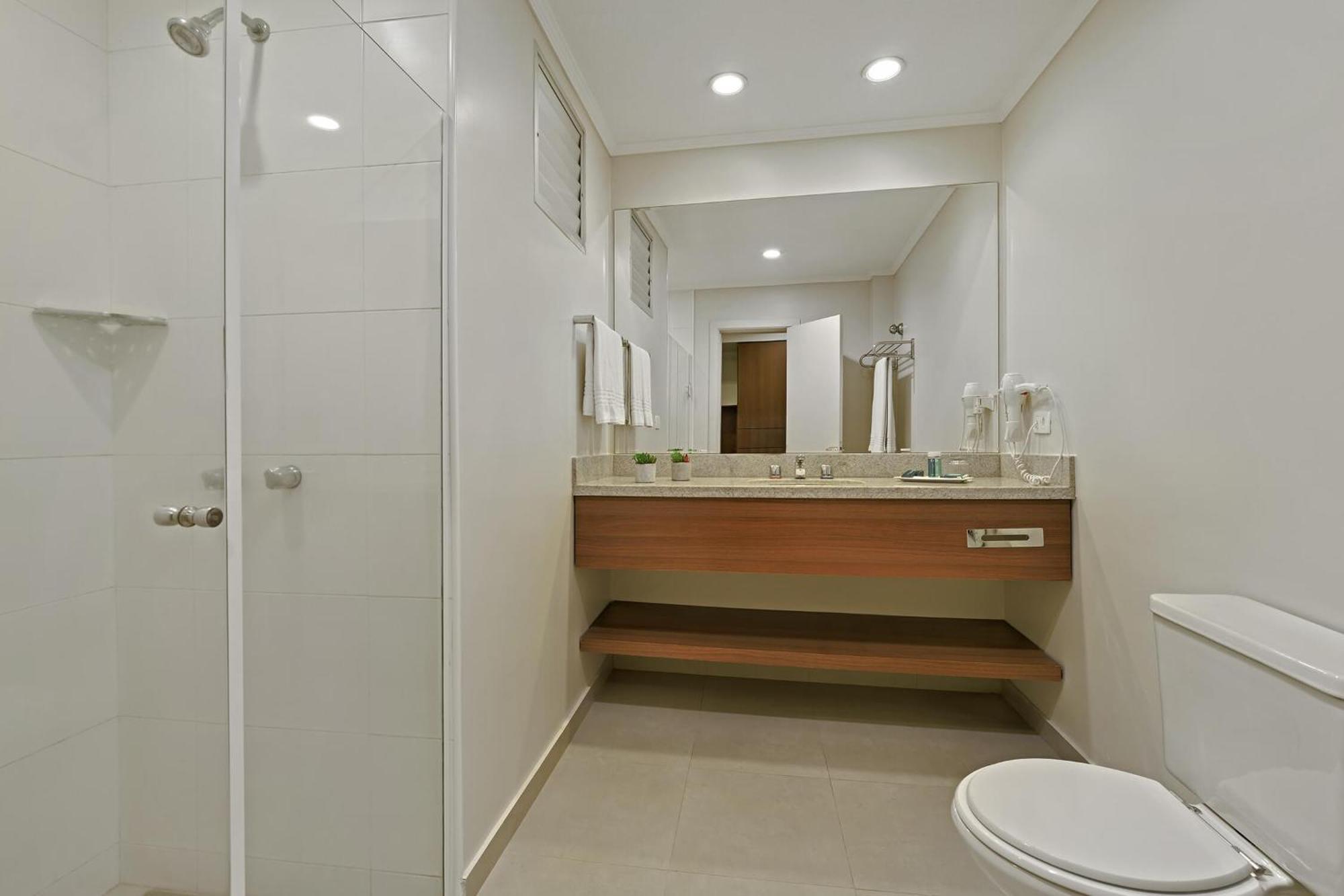 Hotel Deville Куритиба Екстериор снимка