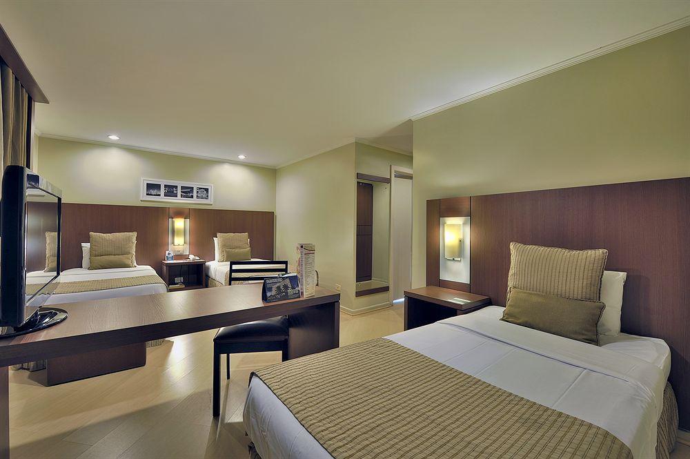 Hotel Deville Куритиба Екстериор снимка