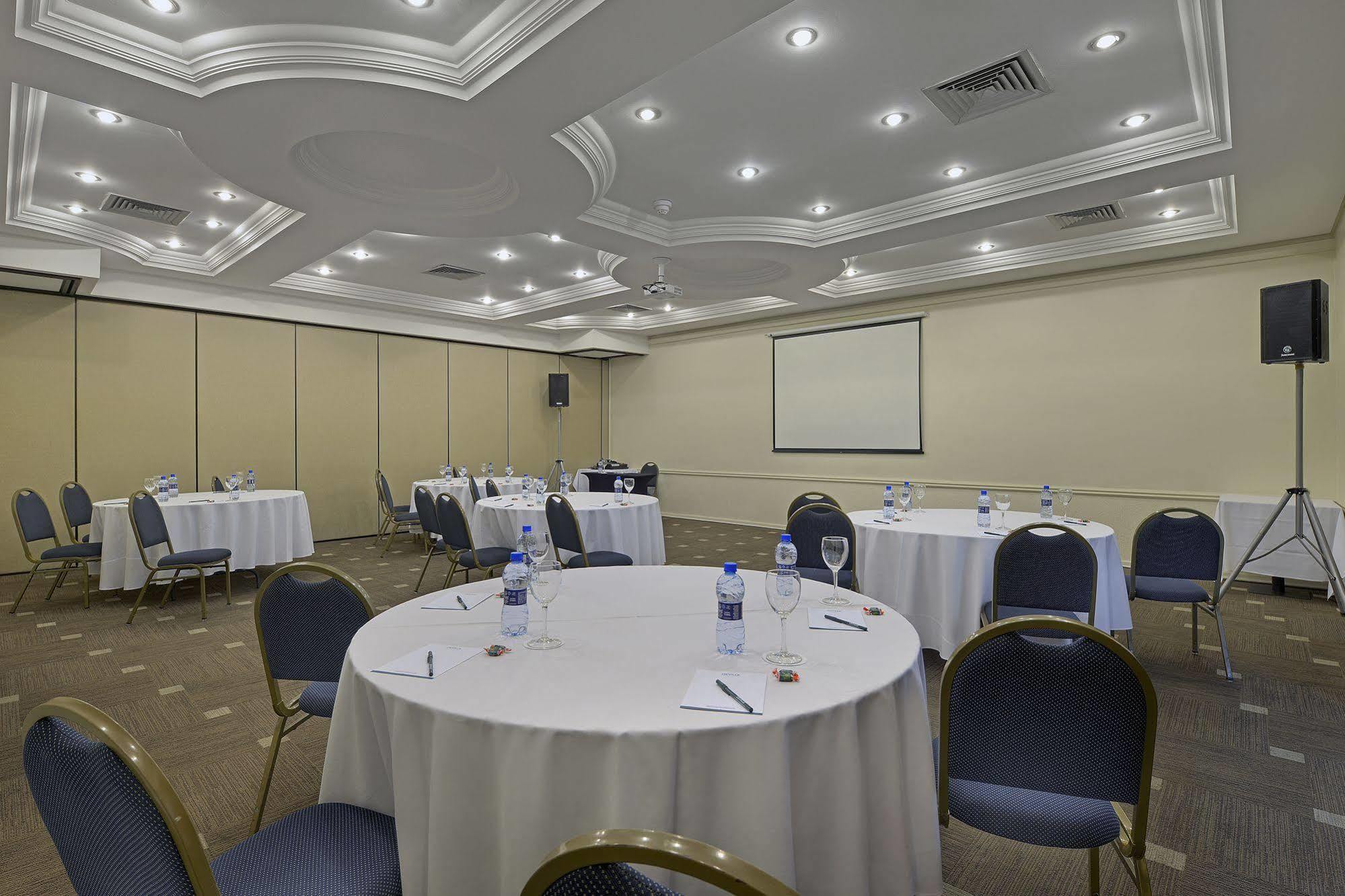 Hotel Deville Куритиба Екстериор снимка